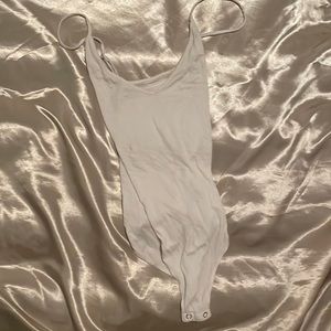 White onesie - XL juniors * USED